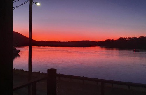 Dunbogan Apartment | Sensational Waterfront Apartment