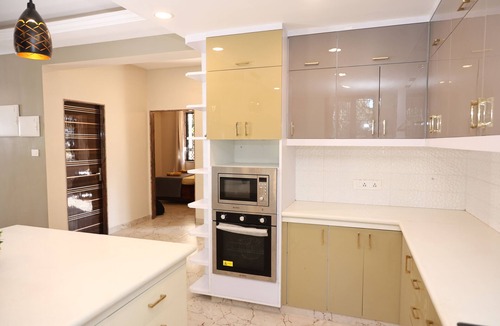 Sarzora House | Serene 1-6-Bedroom Convertible Bungalow With AC's In Bedrooms
