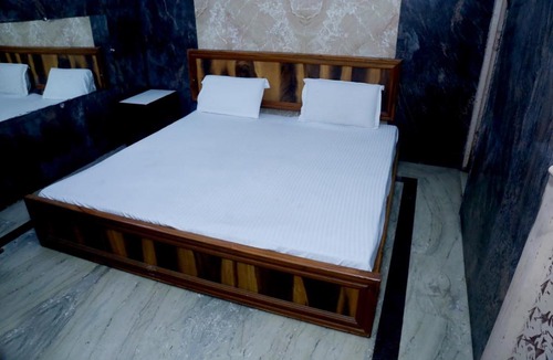 Ghaziabad House | SHARDA HOTEL