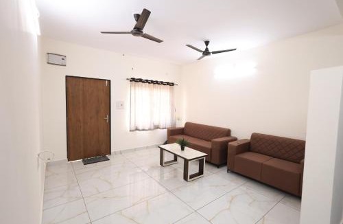 Dwarka House | Shiv HomeStay - Peaceful & Comfort Stay Nr Dwarka