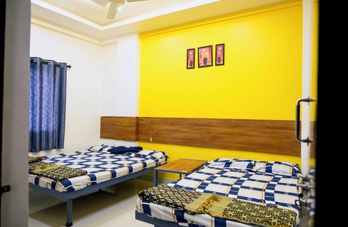 Jejuri Hotel | Shri Hari Krupa Bhakta Nivas - by Martandbhairav hospitality LLP