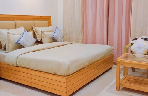 Naddi Bed & Breakfast | Silk Route 1BHK Apartment with Valley View