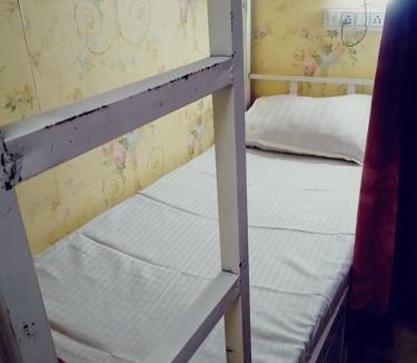 Andheri Hostel | Sky Dormitory Andheri Near Railway Station