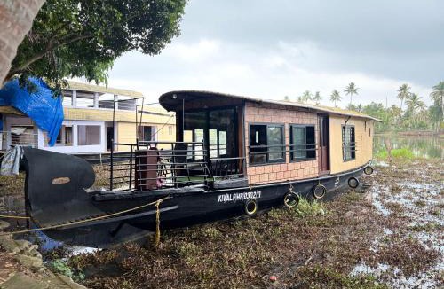 Andhakaranazhy Boat Rental | Skylark houseboats