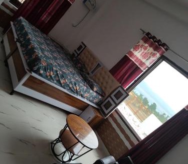 Kathua House | SKYLINE LAKEVIEW Homestay lounge
