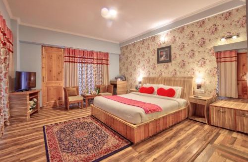 Gadherni Resort | Snow Flakes Resort And Spa Centrally Heated Luxury Resort