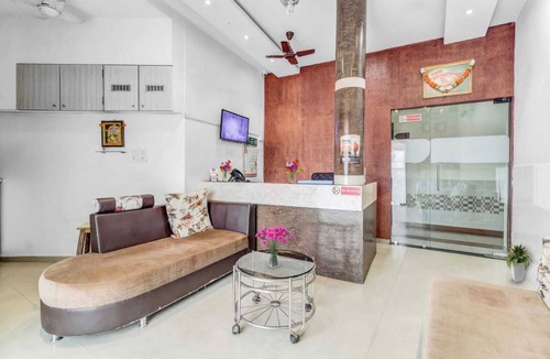 Marol Hotel | Spacious 19 Budgets Bed Room Hotel Below Sakinaka Metro Station Gate no 2.