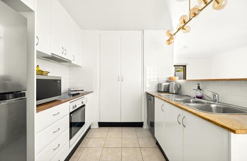 Avalon Beach Apartment | Spacious 2-Bed 2-Bath Moments from Avalon Beach