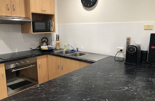 North Adelaide Apartment | Spacious, 2BR Modern Apartment on Melbourne St - Perfect location, Free WIFI