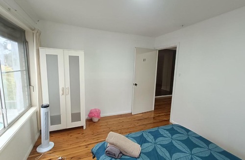 Epping House | Spacious and Comfortable Room in Convenient Location - E1