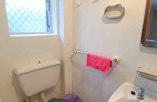 Epping House | Spacious and Comfortable Room in Convenient Location - E1