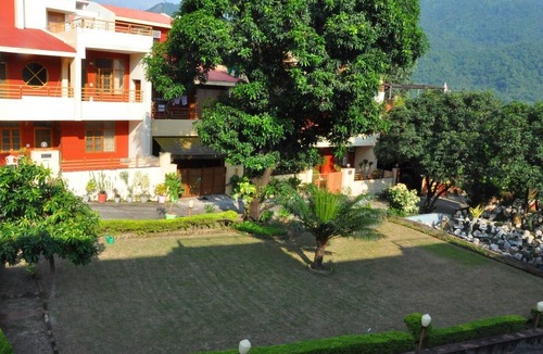 Rishikesh Cottage | Spacious Double Room Near Ram Jhula