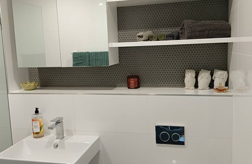 Dee Why Apartment | Spacious Modern apartment Dee Why