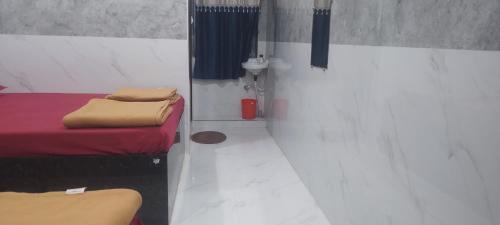 Adoni Hotel | Sri Padhmavati Divine Stay Mantralayam