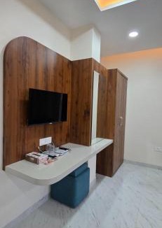 Hoshangabad Hotel | Starlight Restro and Hotel