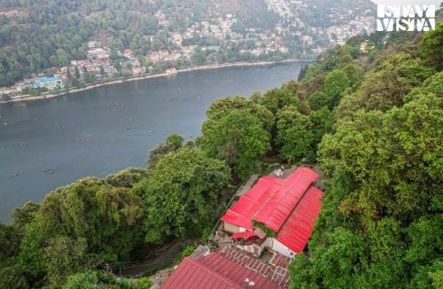 Nainital Villa | StayVista at Edwinstowe House with Heater, Bonfire & BBQ Grill