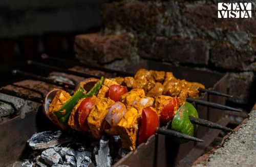 Nainital Villa | StayVista at Edwinstowe House with Heater, Bonfire & BBQ Grill