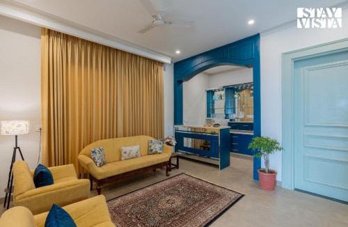 Kumarhatti Villa | StayVista at IRIS with Outdoor Pool & Bonfire
