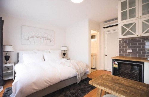 North Adelaide Apartment | Studio Escape - Ground-floor Cosy North Adelaide Stay