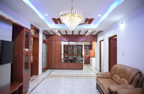 Banjara Hills Apartment | Stylish 4-Bedroom Family Getaway Luxury Living