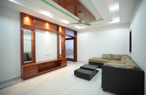 Banjara Hills Apartment | Stylish 4-Bedroom Family Getaway Luxury Living