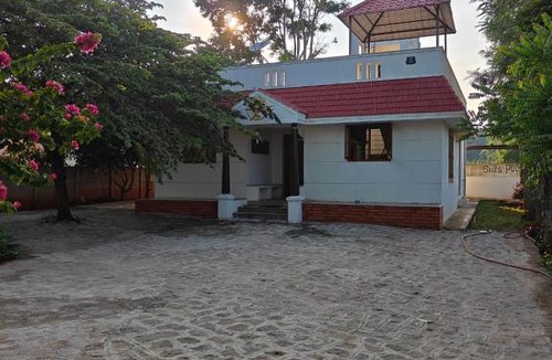 Yelagiri Villa | Sundar's Sanctuary - The Central Courtyard HomeStay