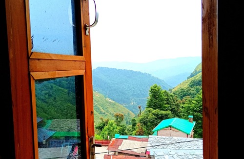 Chakrata House | Sunlight HomeStay Peacefull nature between the hiils and mountains