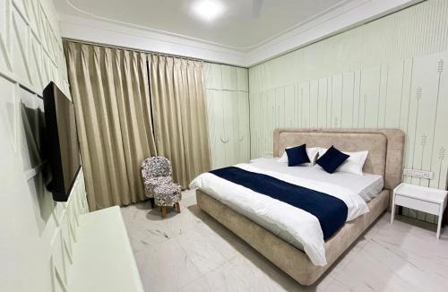 Nathdwara Villa | Sunset view Villa 966o9o1oo6 Luxury 5BHK Villa with pool in Nathdwara 2km from temple only By SK