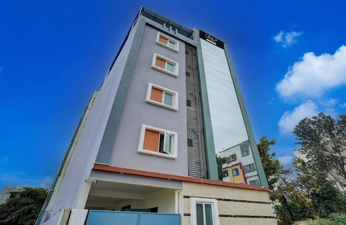 Electronics City House | Super Collection O Biocon Hebbagodi Metro