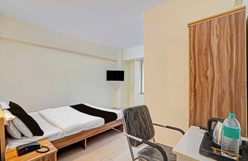 Baner Hotel | Super Collection O Baner Hillview Pune