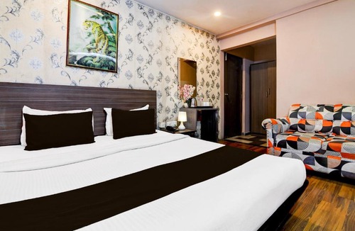 Ballygunge Hotel | Super Collection O Circus Avenue Road Formerly Hotel Rockstar