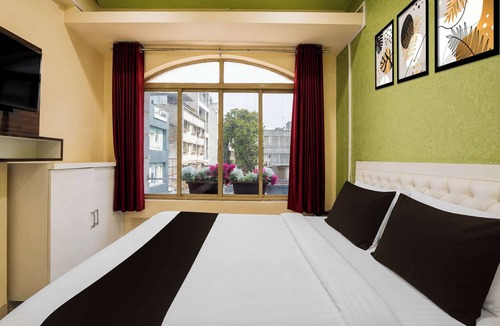 Sadashiv Peth Hotel | Super Collection O Dagdu Seth Ganpati