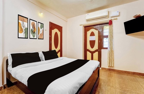 Thirukadaiyur Hotel | Super Collection O Thirukadaiyur Bus