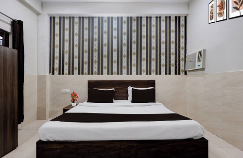 Vrindavan Hotel | Super Collection O Iskcon Vrindavan