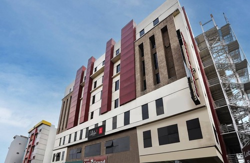 Secunderabad House | Super Collection O Lotus Grand