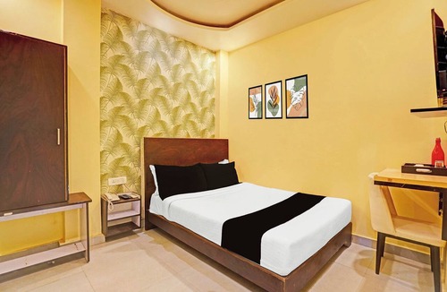 Civil Lines Hotel | Super Collection O Prayagraj Bus Stop