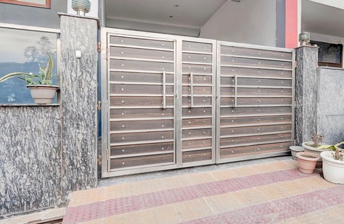 Noida House | Super Collection O Sector 20 Noida