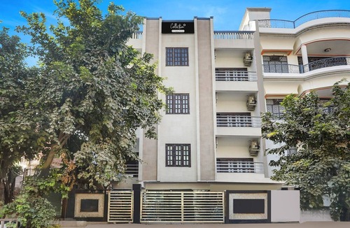 Allahabad House | Super Deluxe Room Gol Park Atala