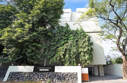 Ramdaspeth House | Super Deluxe RoomOctave Parkland Suites