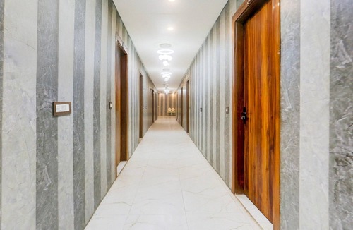 Faridabad House | Super Deluxe Twin RoomHotel Royal’s paradise