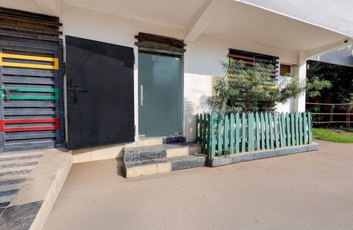 Greater Noida House | Super Hotel O Dadri Main Greater Noida