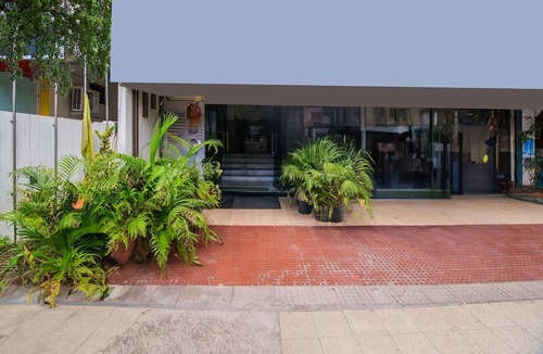 Dwaraka Nagar House | Super Hotel O Gurudwara