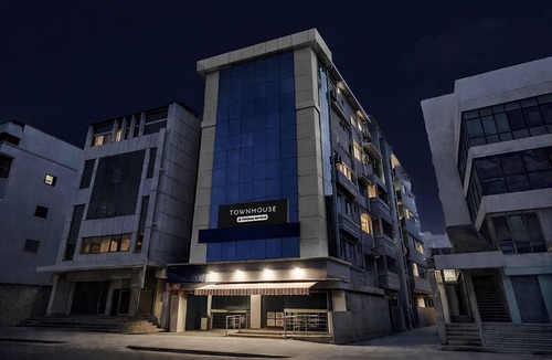 Bangalore City Center House | Super Townhouse Richmond MG Road Metro