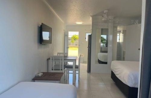 Emu Park Apartment | Superior Studio - Unit 4
