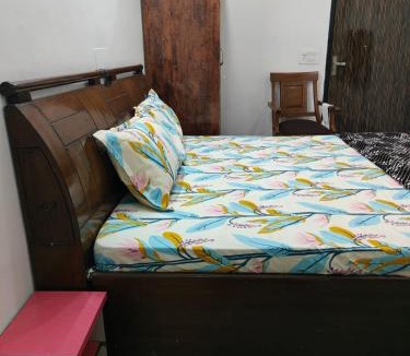 Faridabad Bed & Breakfast | Taayal Mansion