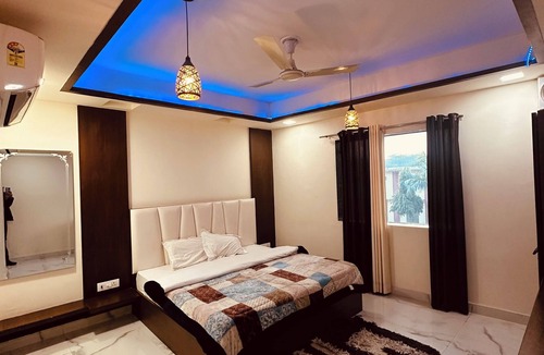 Rakabganj Bed & Breakfast | Taj Castle Homestay