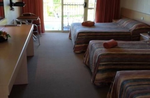 Tenterfield Hotel | Tenterfield Golf Club Fairways Lodge