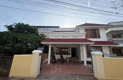 Thiruvananthapuram Apartment | Texas 5 BHK Villa for 22 pax Near Trivandrum airport 2 km padmanabha temple