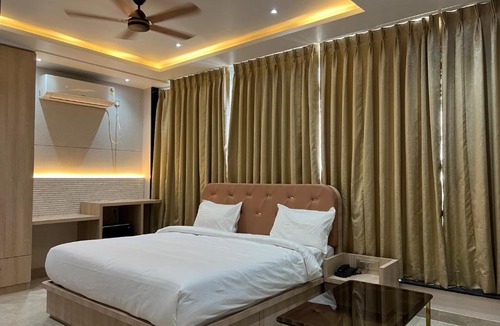 Varanasi Hotel | The Barrel House, Varanasi