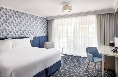Toukley Hotel | The Beachcomber Hotel & Resort